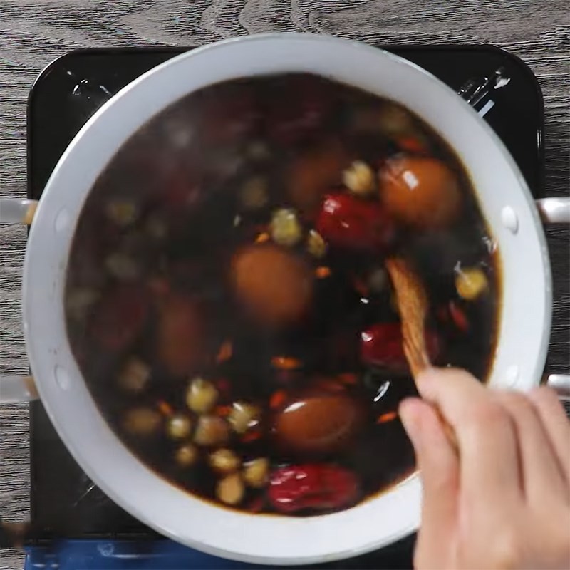 Chè hột gà trà tàu sau khi nấu xong, sẵn sàng để thưởng thức