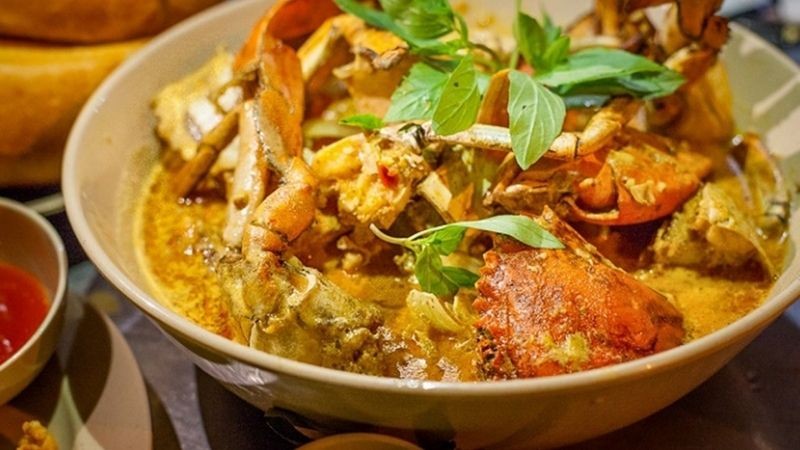Cà ri cua biển vàng óng, thơm lừng với thịt cua và sốt cà ri