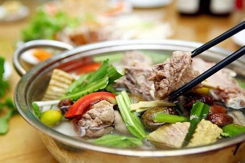 Món lẩu vịt khoai sọ chuẩn vị ấm lòng