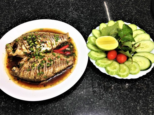 Chi tiết món cá he kho lạt với nước sốt sánh mịn và thịt cá mềm thơm