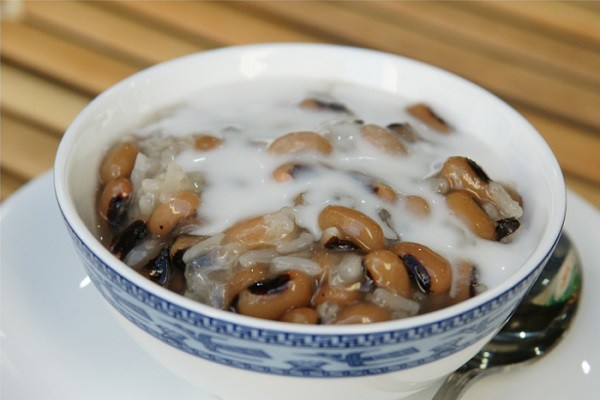 Chè đậu trắng cốt dừa sau khi hoàn thành