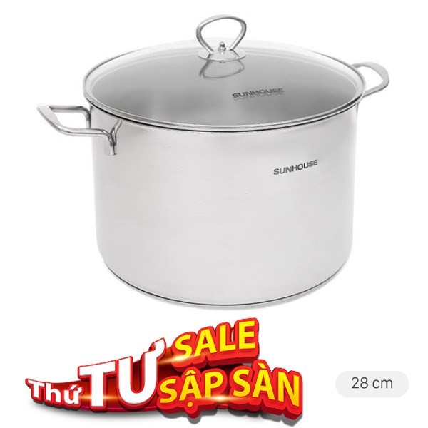 Nồi luộc gà inox lớn, tiện lợi cho việc chuẩn bị nguyên liệu và nấu các món canh rau càng cua số lượng lớn.