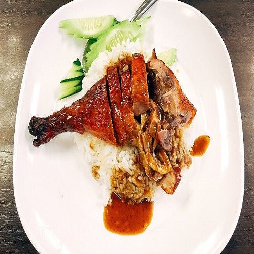 Đĩa cơm vịt quay thơm lừng, hấp dẫn