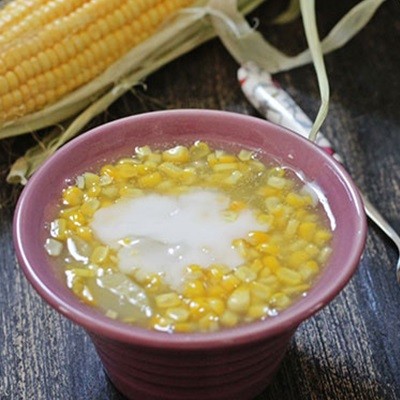 Chè ngô sữa béo ngậy, dịu ngọt, mang đến hương vị mới lạ và hấp dẫn cho món chè truyền thống