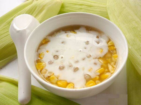 Bát chè ngô nước cốt dừa hấp dẫn