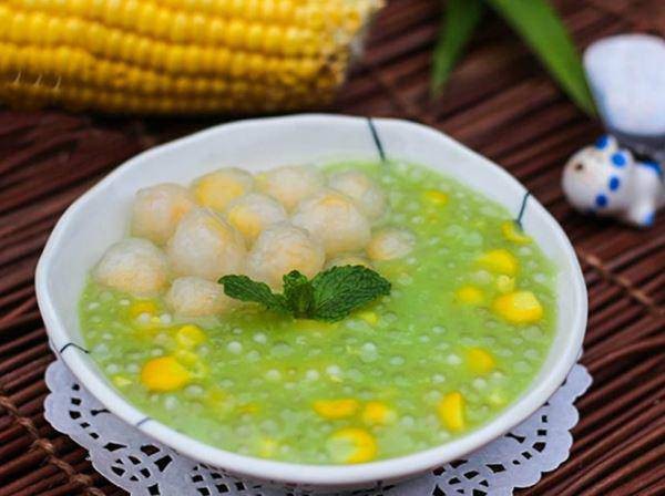 Bát chè ngô cốm xanh sữa dừa thơm ngon