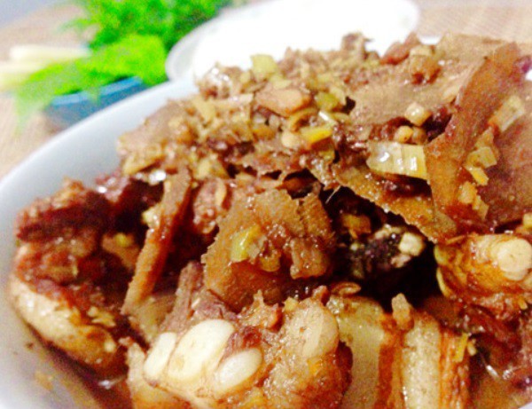 Sườn non nấu giả cầy với màu sắc đẹp mắt và hương vị quyến rũ