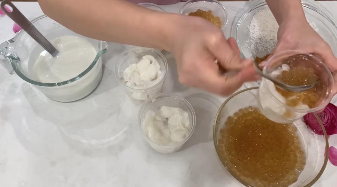 Chè dừa dầm Hải Phòng thành phẩm đẹp mắt với đầy đủ topping