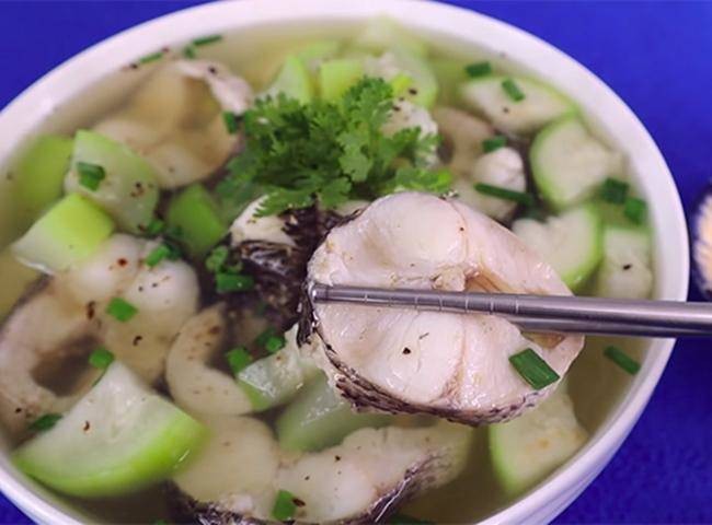 Cách nấu canh bầu với cá lóc thơm ngon tại nhà đảm bảo thịt cá mềm ngọt, bầu thanh mát