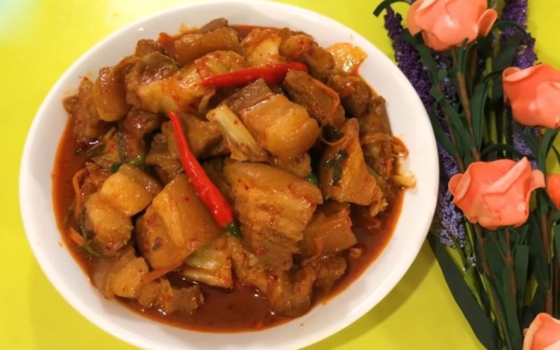 Thịt kho kim chi