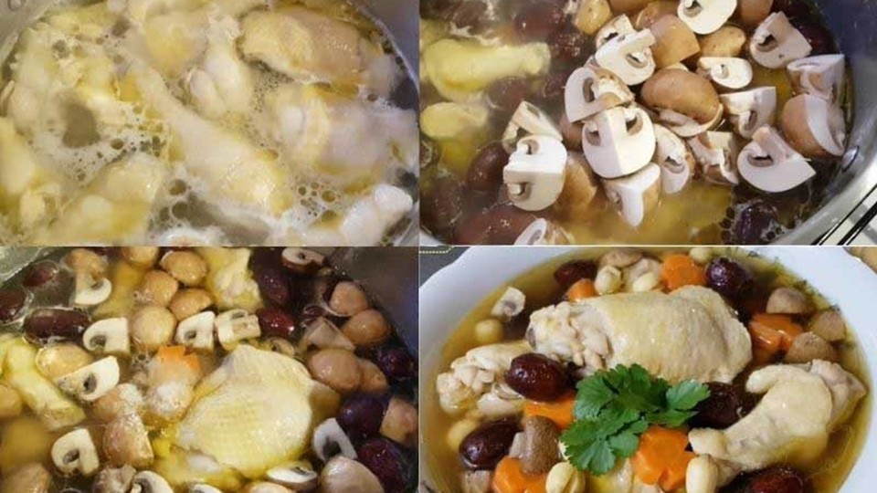 Nồi gà hầm hạt sen táo đỏ đang sôi nhẹ trên bếp, tỏa hương thơm ngào ngạt.