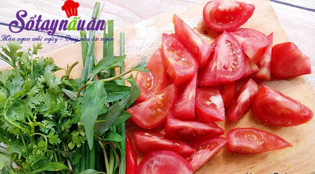 Các loại rau củ chuẩn bị cho món bánh đa sườn non chả viên