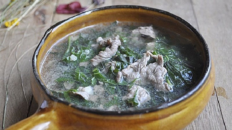 Canh thịt bò lá lốt thơm lừng, món canh thịt bò đơn giản với hương vị đặc trưng