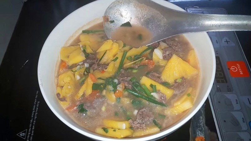 Canh thịt bò nấu dứa chua ngọt, biến tấu cách nấu thịt bò đơn giản