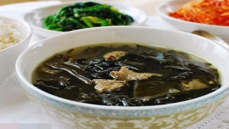 Canh thịt bò rong biển kiểu Hàn Quốc, cách nấu thịt bò đơn giản mà thanh mát