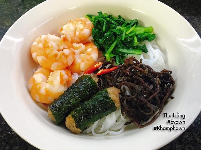 Bát bún tôm Hải Phòng đầy đủ topping, hấp dẫn