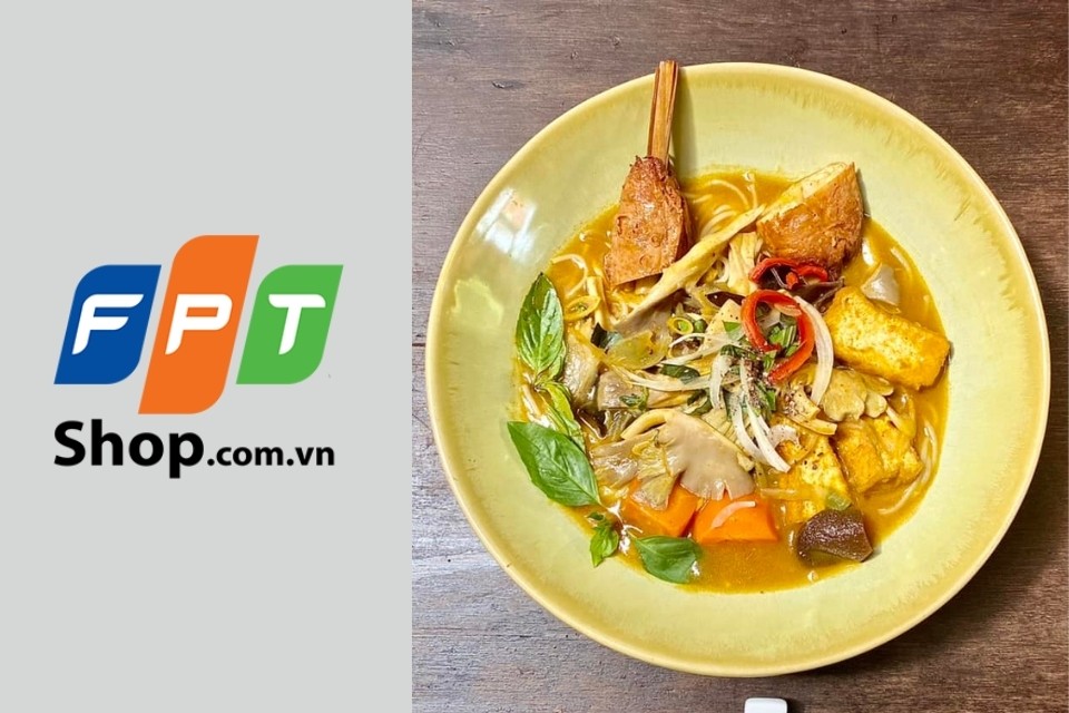 Tô bún cà ri chạo chay vàng óng với khoai tây và nấm, là một công thức bún chay cực ngon, đậm đà.