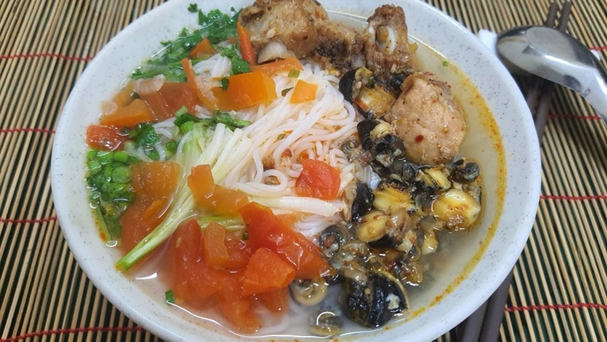 Món bún ốc hạt và ốc mít sườn non chuẩn vị