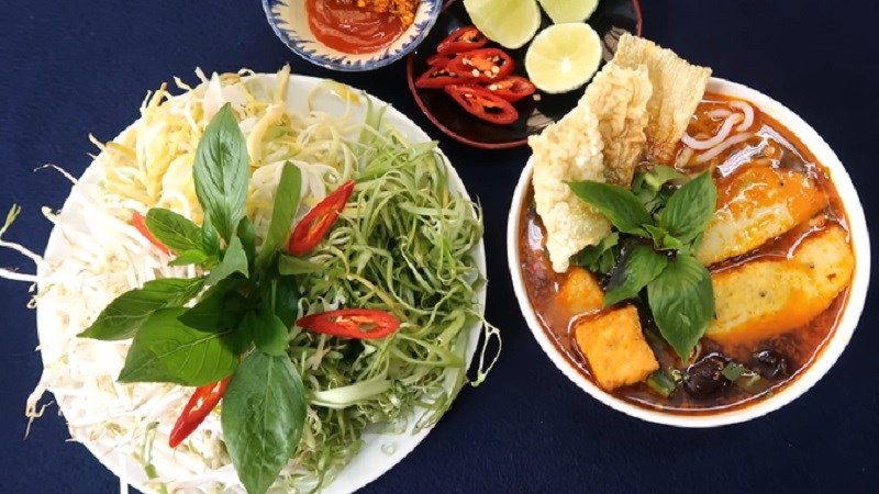 Bún bò Huế chay đậm đà, thơm nồng hương sả