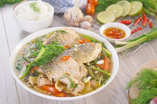 Món cá chép om dưa ngon đậm đà, hấp dẫn với màu sắc bắt mắt