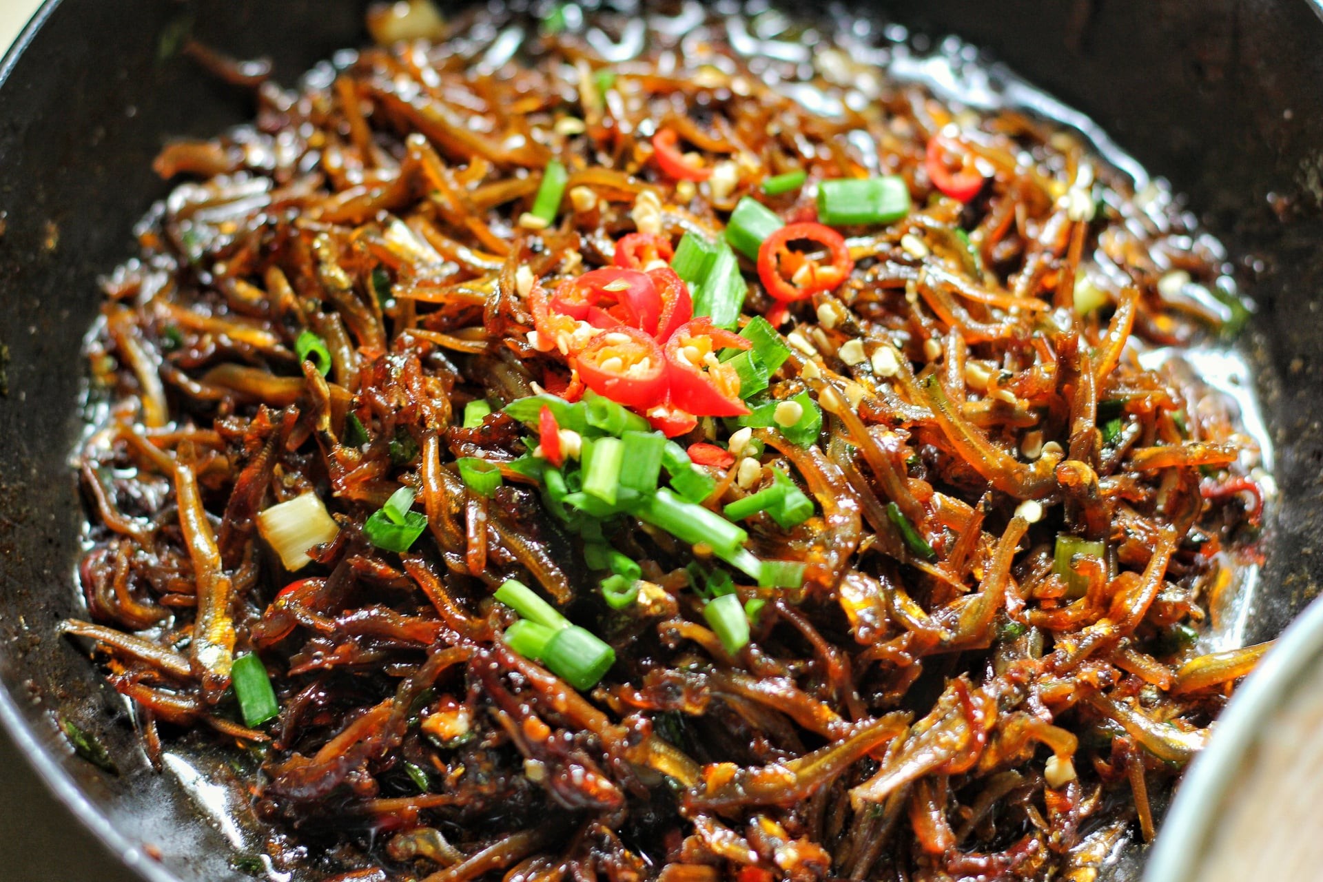 cá cơm khô kho