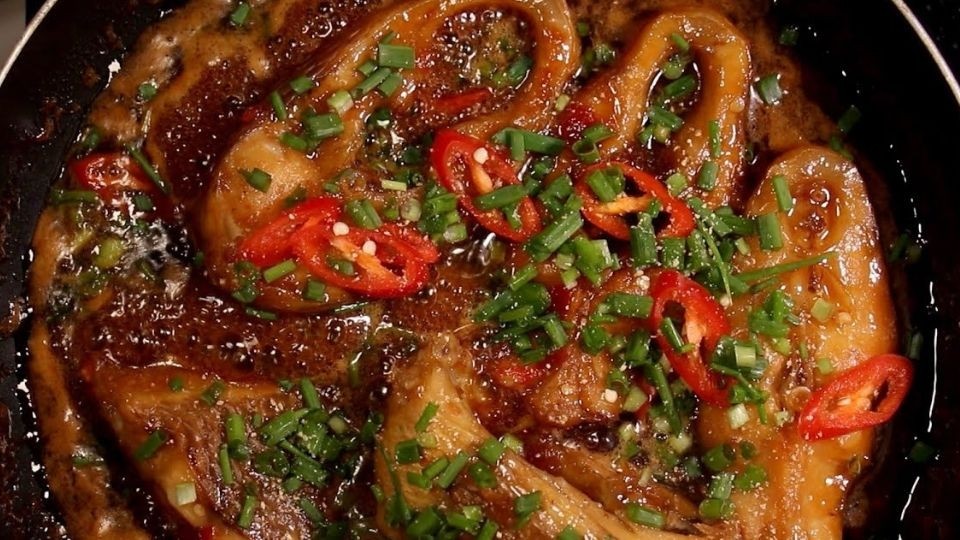 Cá diêu hồng kho tiêu thành phẩm, món ăn trọn vị, bắt mắt.