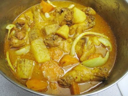 món cà ri vịt sắp hoàn thành