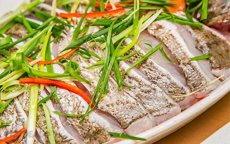 Chọn cá song tươi ngon làm nguyên liệu cho lẩu