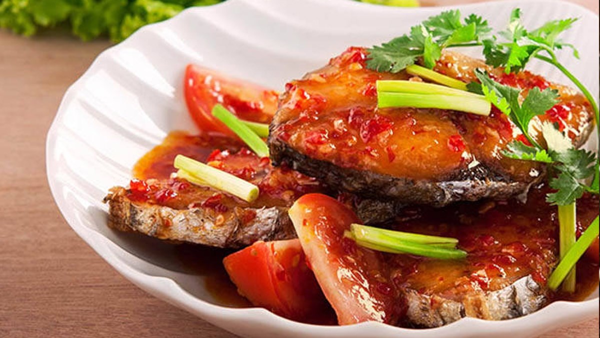 Cá thu khô sẵn sàng cho món sốt cà chua truyền thống