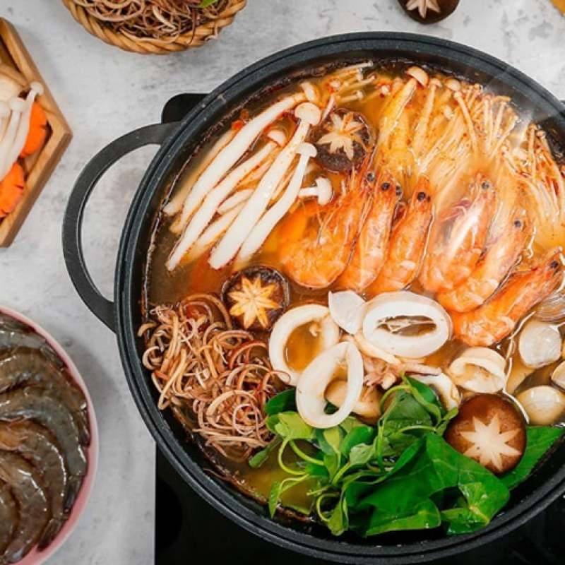 Các bước sơ chế nguyên liệu cách nấu lẩu thảo mộc chi tiết