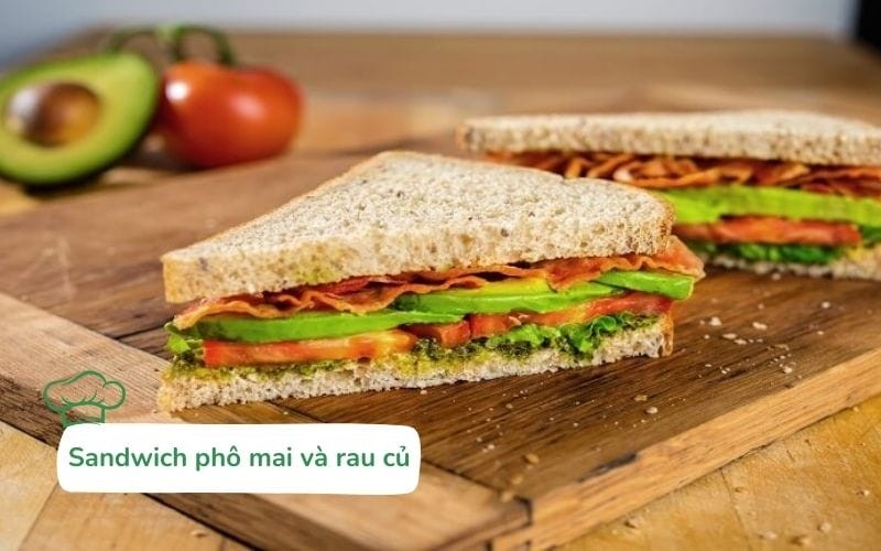 Bánh mì sandwich phô mai rau củ, bữa sáng hoặc bữa phụ nấu ăn đơn giản đầy dinh dưỡng.