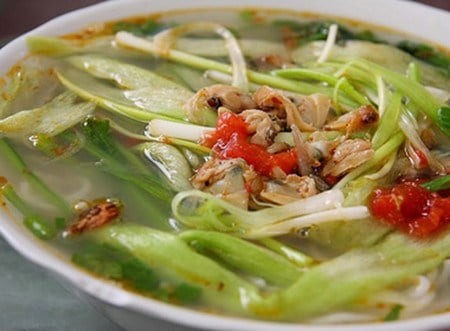 Canh chua ngao dọc mùng thanh mát đã nấu xong
