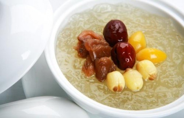 Quy trình cách nấu tổ yến với hạt sen chi tiết, dễ làm