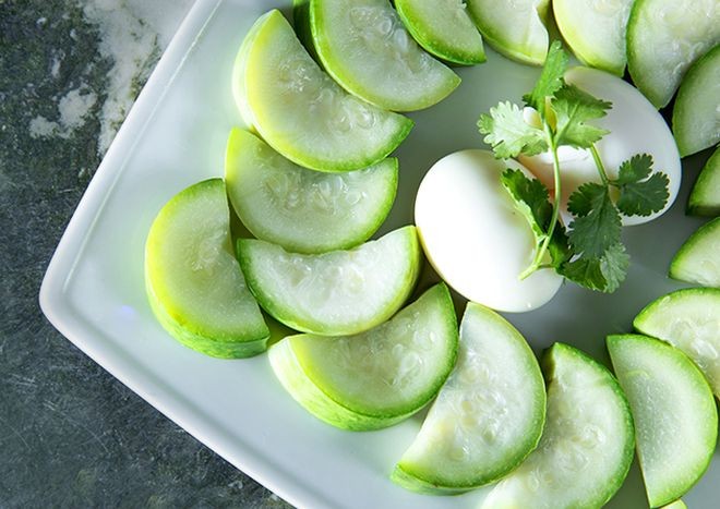 Bầu sau khi luộc vẫn giữ được màu xanh tươi và vị thanh mát, hoàn hảo cho bữa ăn tép tươi ngon