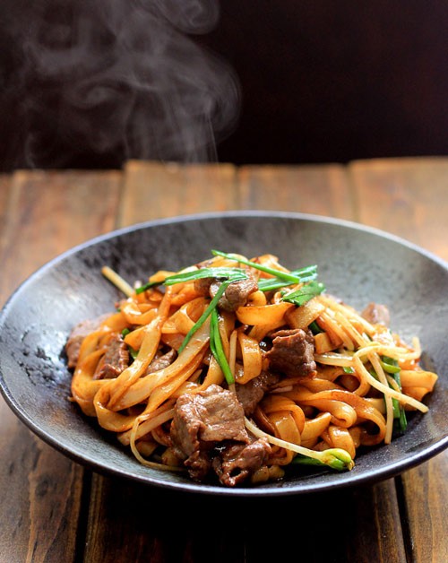 Bí quyết cách nấu phở xào ăn sáng nhanh, thơm ngon đậm đà