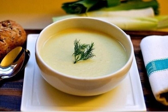 Món cháo tôm cải bẹ trắng giàu dinh dưỡng cho bé 8 tháng