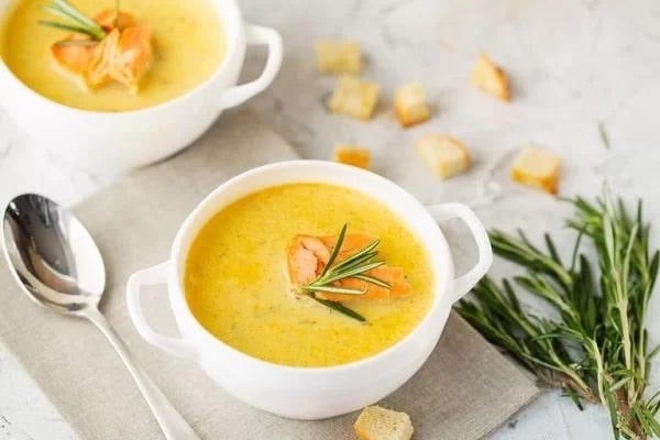 Món bột ăn dặm truyền thống cá hồi bí đỏ giàu Omega-3 và vitamin A