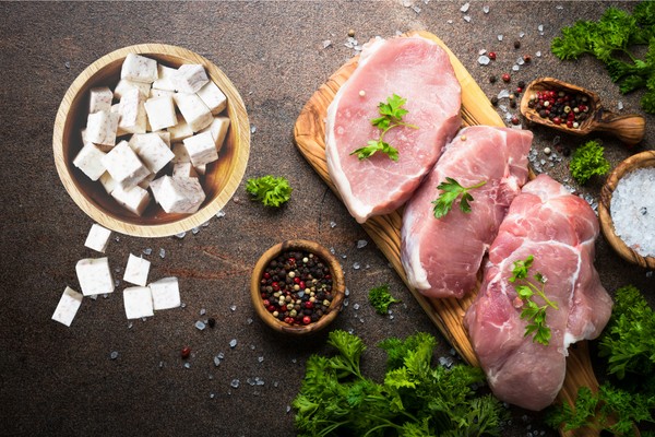 Công thức nấu bột ăn dặm truyền thống thịt lợn khoai môn cho bé