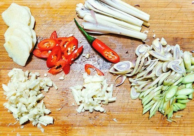 Sơ chế cà chua và các loại rau củ thơm khác