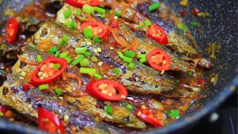 Cá nục rim nước mắm tỏi ớt, món ngon đậm đà cho bữa cơm