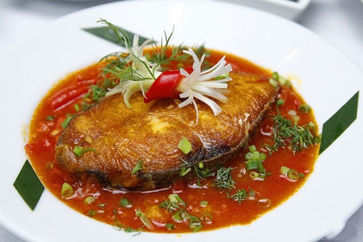 Thành phẩm món cá thu tươi sốt cà chua nóng hổi, thơm ngon