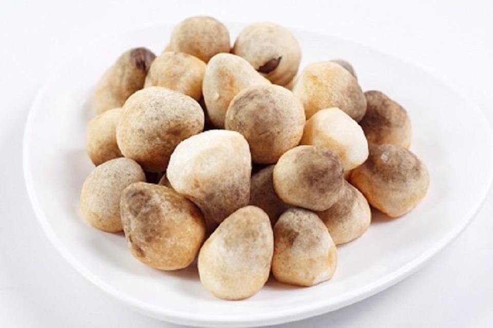 Sơ chế nấm rơm tươi cho món cà ri chay