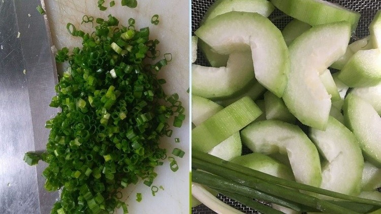 Sơ chế bí đao và các loại rau gia vị cho món canh bí thịt heo