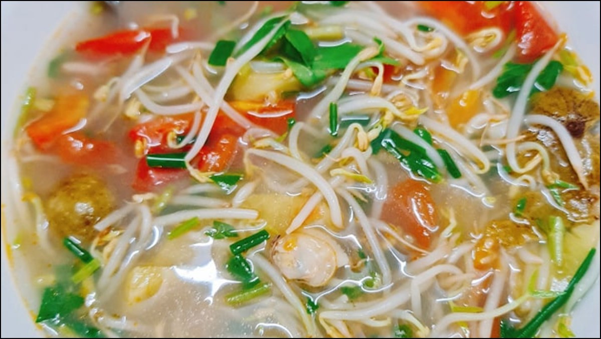 Món canh ngao dứa thơm ngon, hấp dẫn đã hoàn thành, chuẩn bị cho bữa ăn gia đình