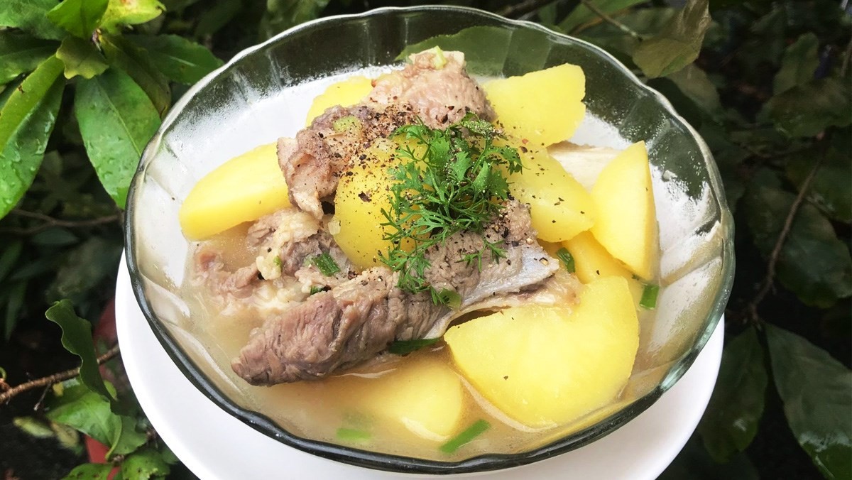Món canh xương khoai tây thơm ngon sau khi chế biến, gợi ý cách bổ khoai tây nấu canh