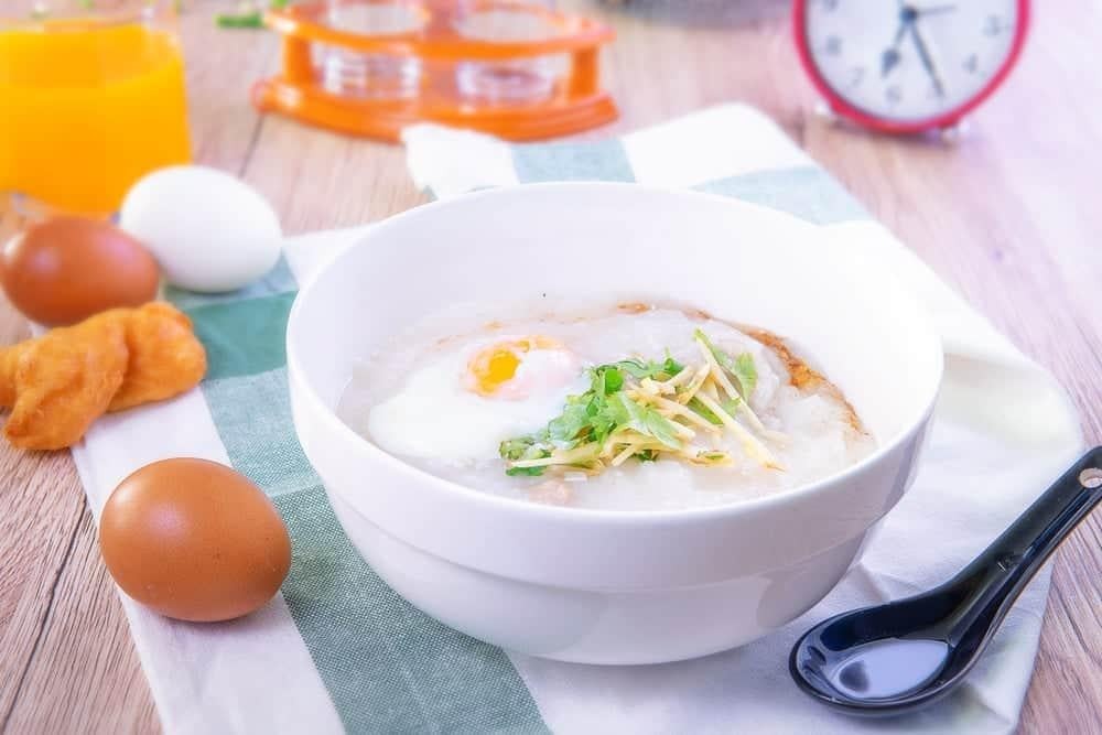 Cháo đậu đỏ kết hợp cùng các nguyên liệu khác cho bé ăn dặm