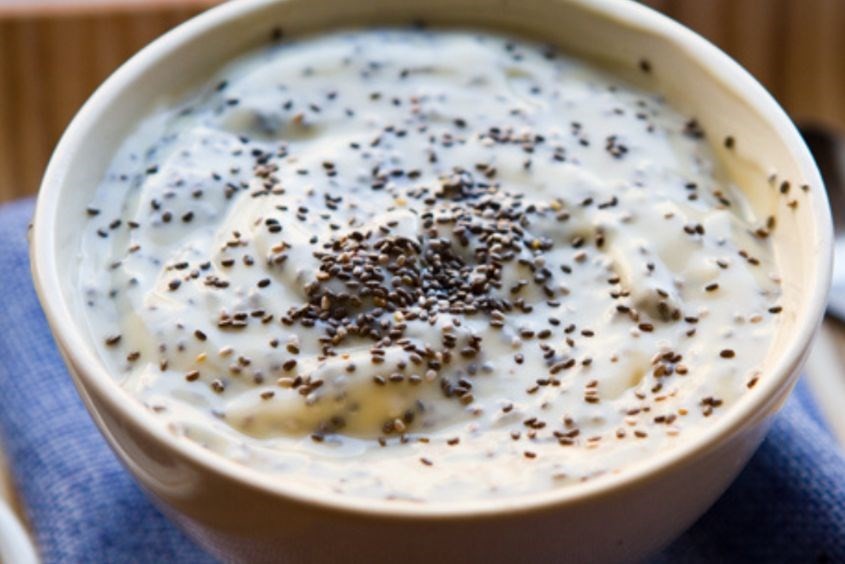 Cháo hạt chia kết hợp đậu xanh, hạt sen, mè đen bổ dưỡng