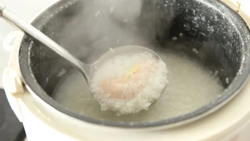 Nồi cháo bị khê