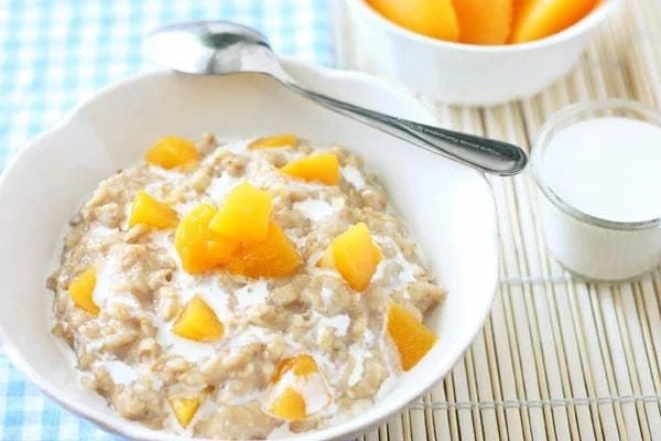 Cháo yến mạch thơm ngon, dễ tiêu hóa cho bé 6 tháng ăn dặm