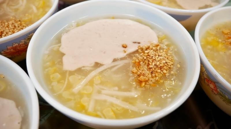 Chén chè bắp nếp thơm ngon, cốt dừa béo ngậy sau khi hoàn thành công thức nấu chè bắp nếp ngon đơn giản.
